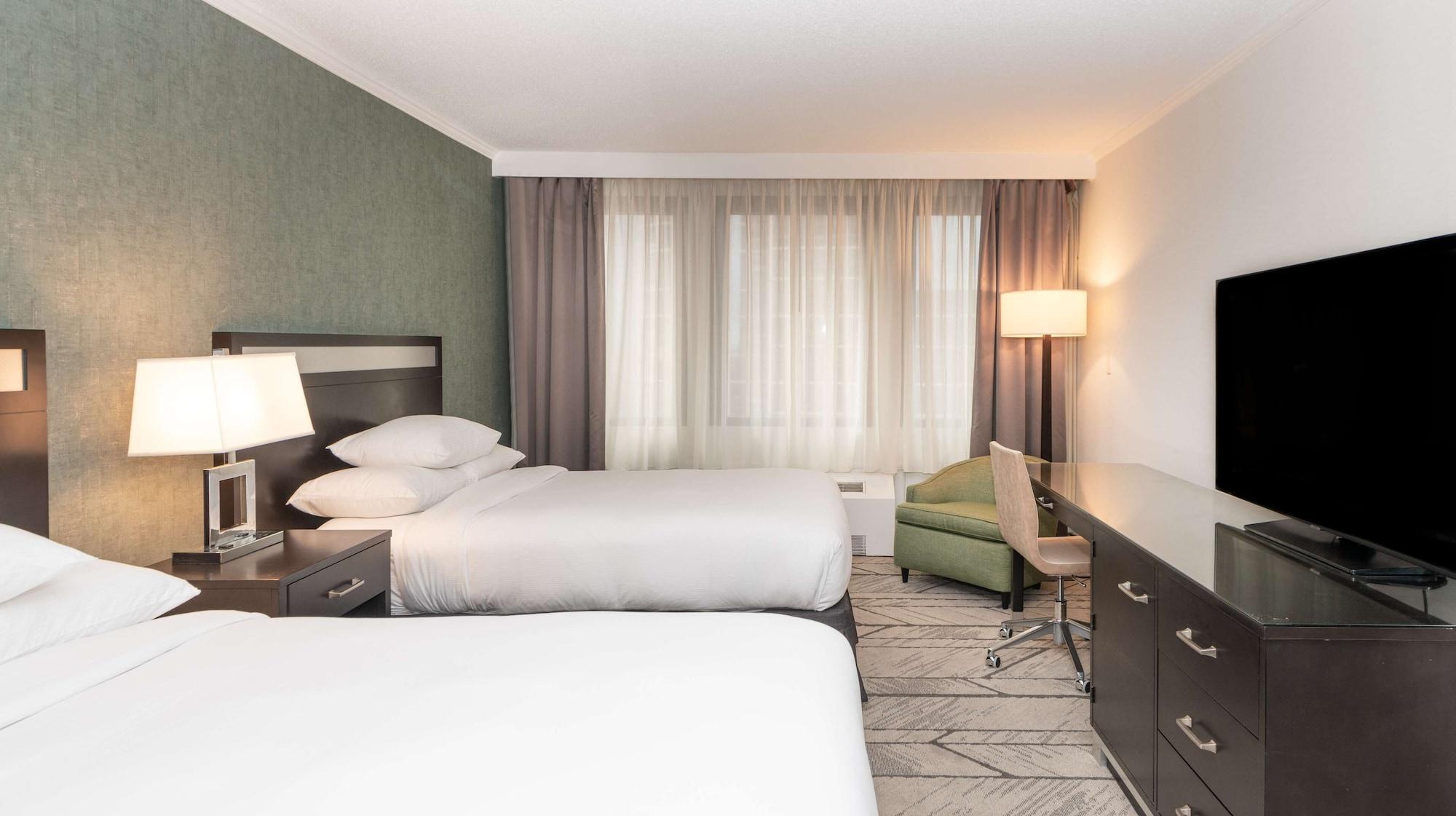 Отель Doubletree By Hilton Newark Penn Station, Nj Экстерьер фото