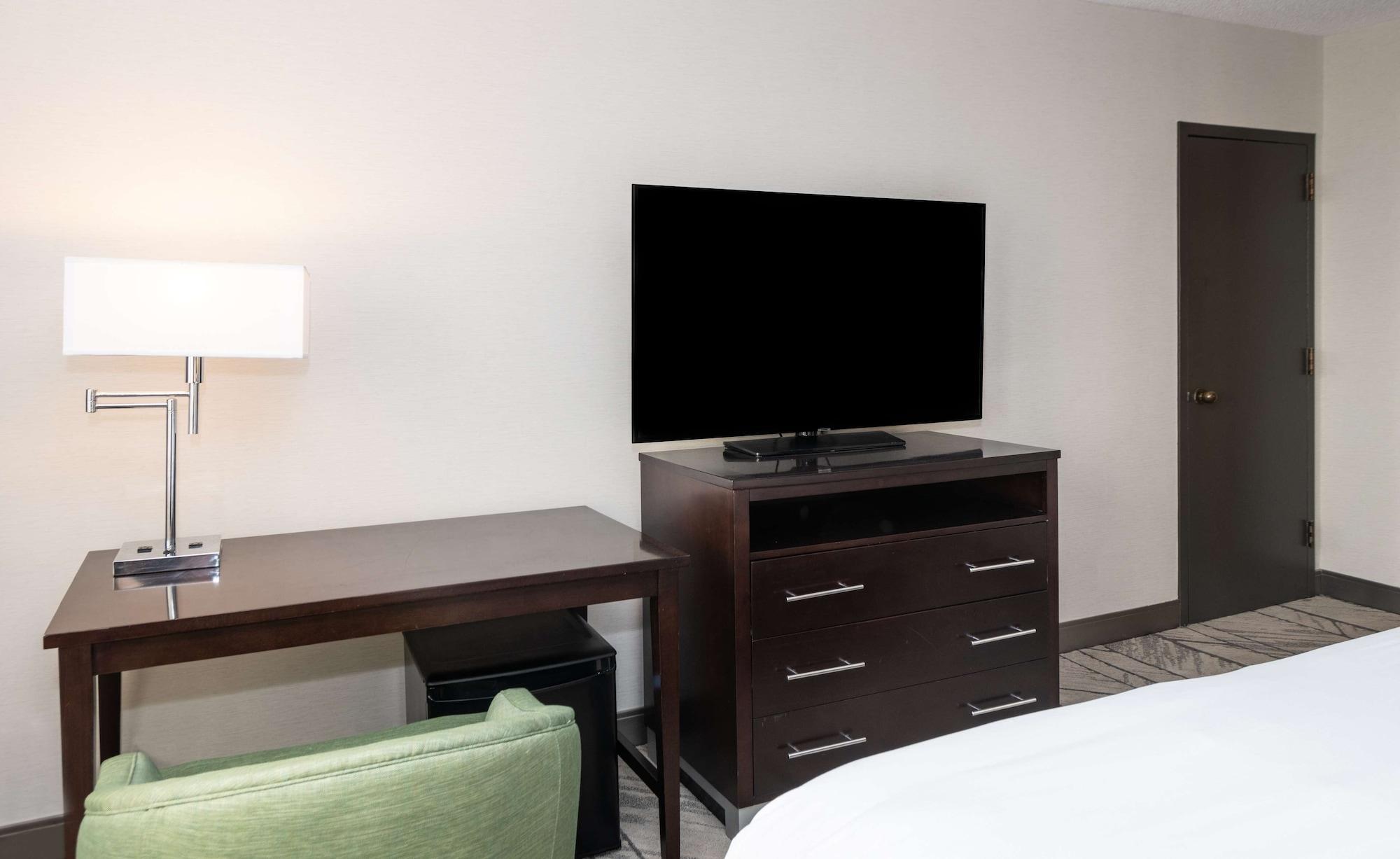 Отель Doubletree By Hilton Newark Penn Station, Nj Экстерьер фото