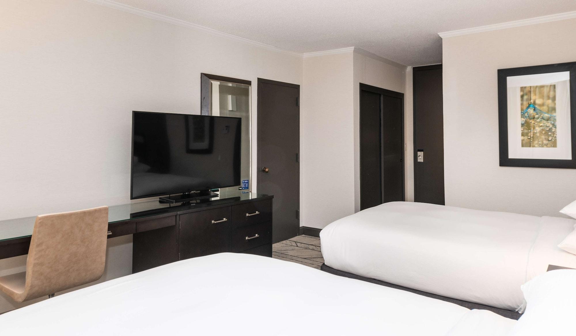 Отель Doubletree By Hilton Newark Penn Station, Nj Экстерьер фото