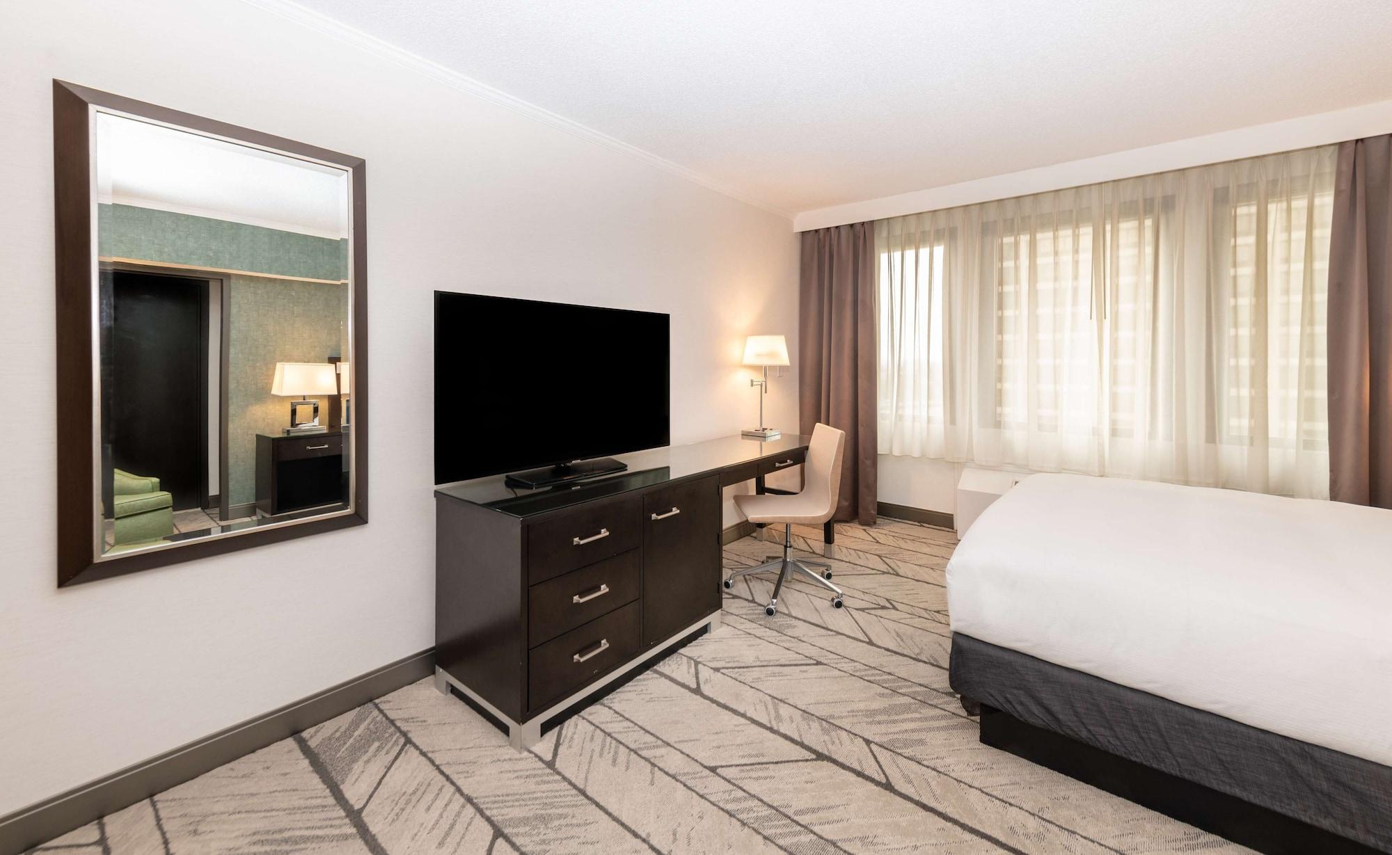 Отель Doubletree By Hilton Newark Penn Station, Nj Экстерьер фото