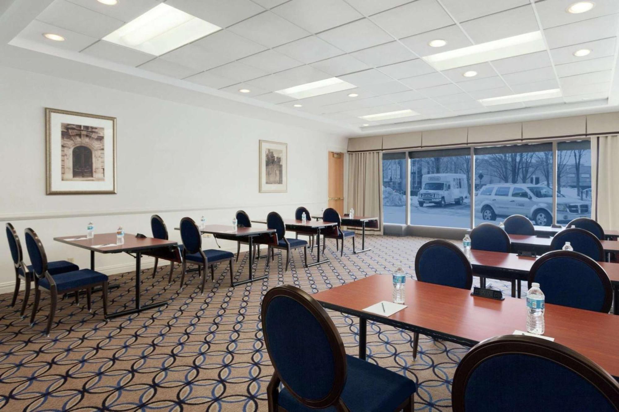 Отель Doubletree By Hilton Newark Penn Station, Nj Экстерьер фото